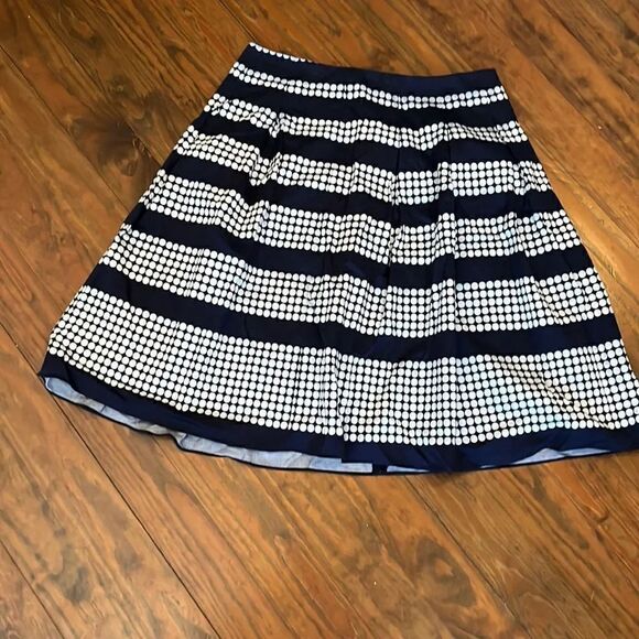 Talbots pleaded polkadotted skirt size 8 petite - Picture 1 of 3